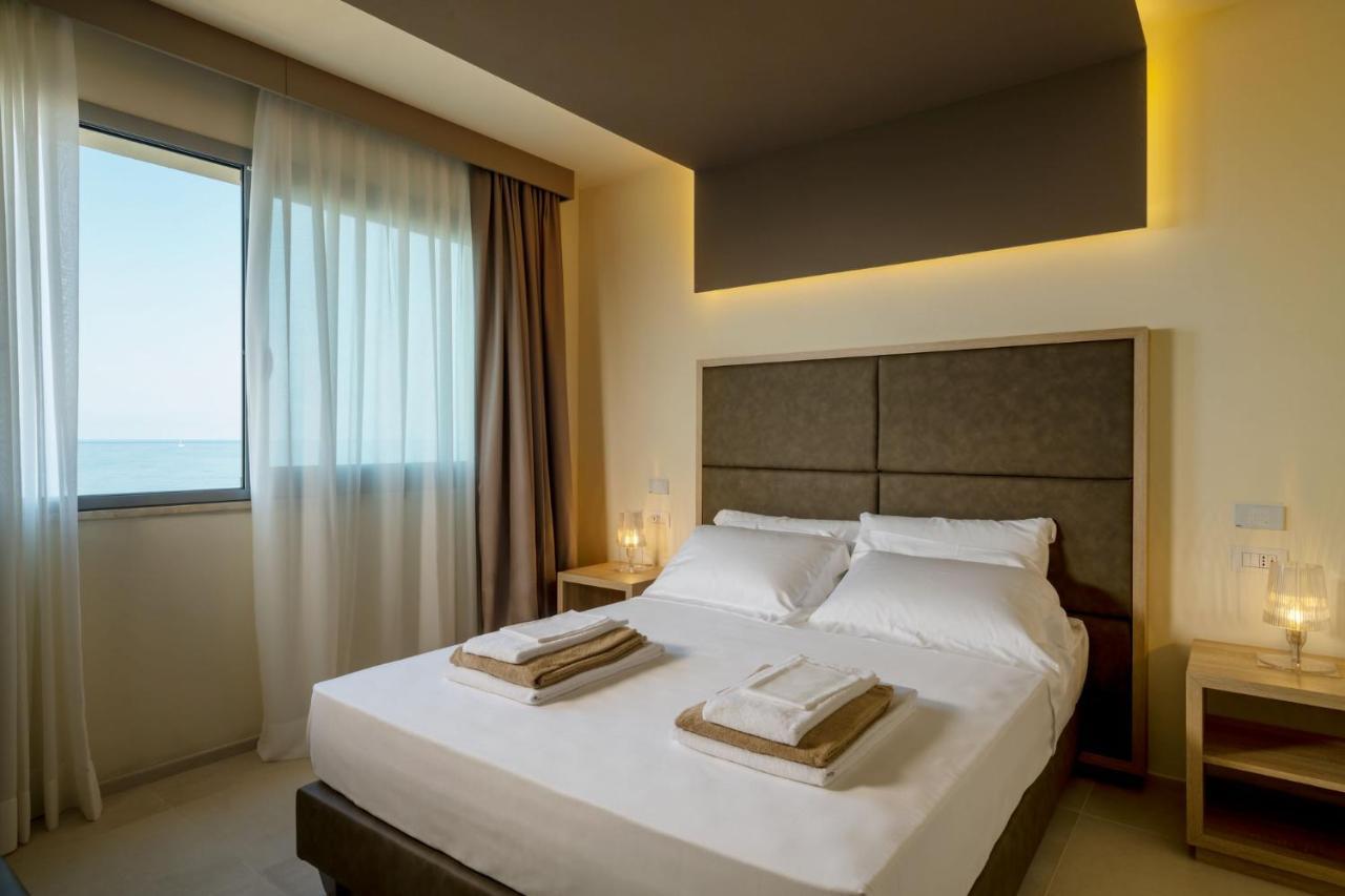 Palace Lido Hotel & Suites Marina di Cecina Esterno foto