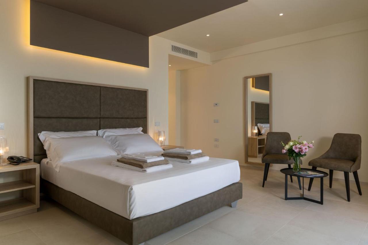 Palace Lido Hotel & Suites Marina di Cecina Esterno foto