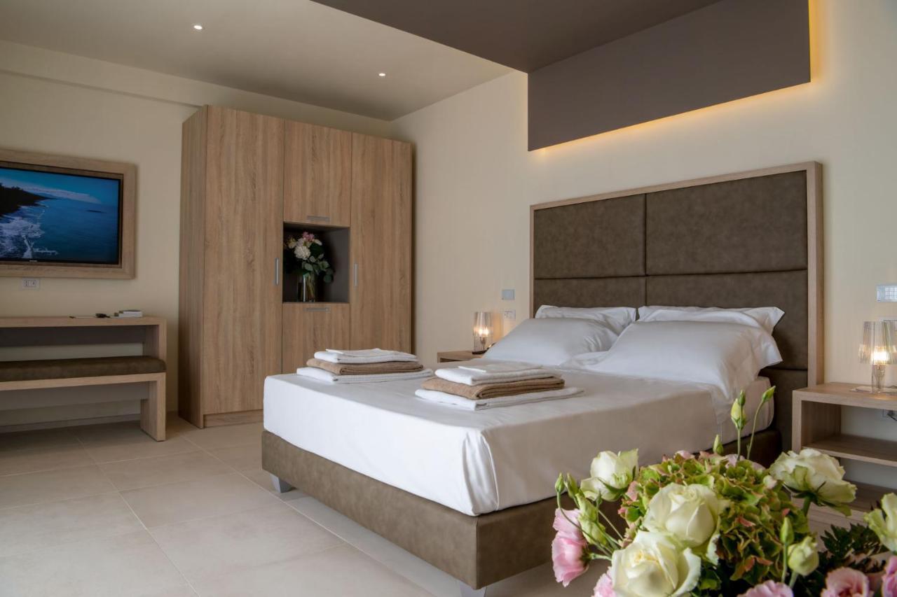 Palace Lido Hotel & Suites Marina di Cecina Esterno foto