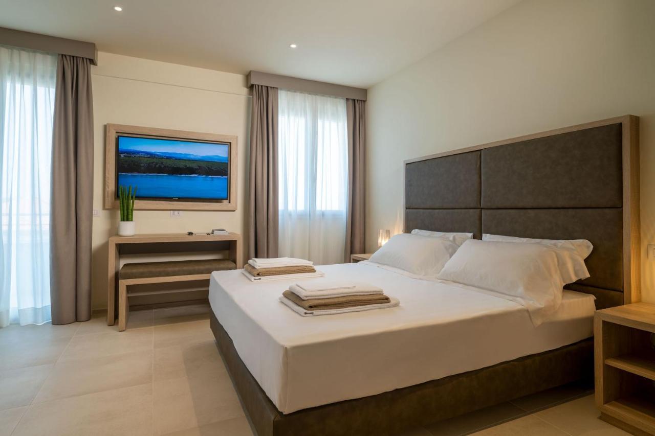 Palace Lido Hotel & Suites Marina di Cecina Esterno foto